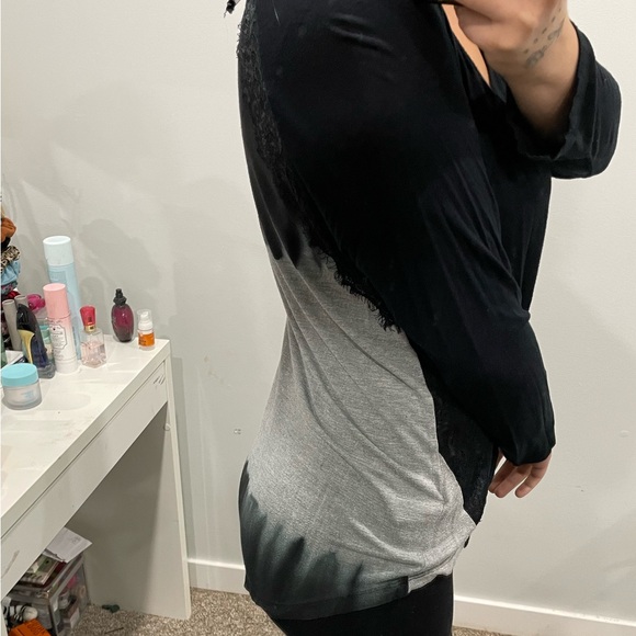Grey and black top. - Picture 4 of 4